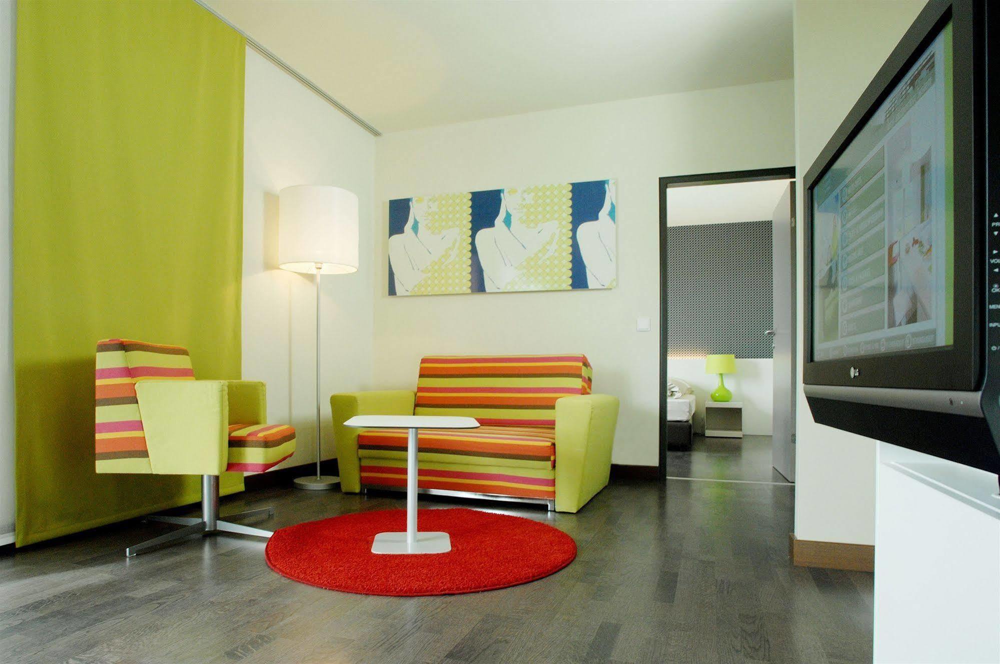 Harry'S Home Dornbirn Hotel & Apartments Bagian luar foto