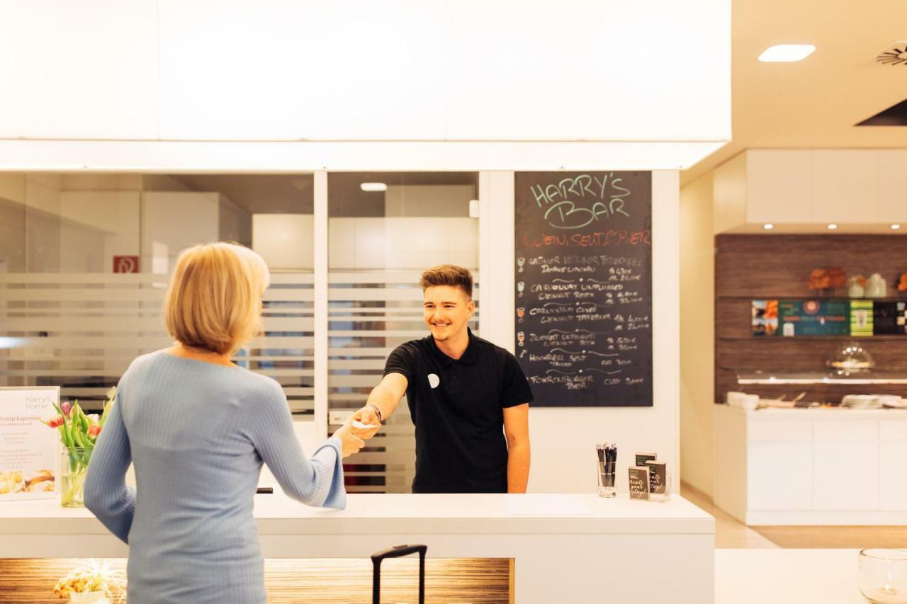 Harry'S Home Dornbirn Hotel & Apartments Bagian luar foto